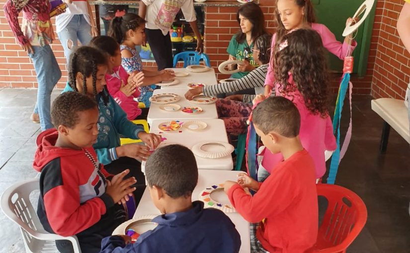 Oficinas de brincadeiras e construção de brinquedos